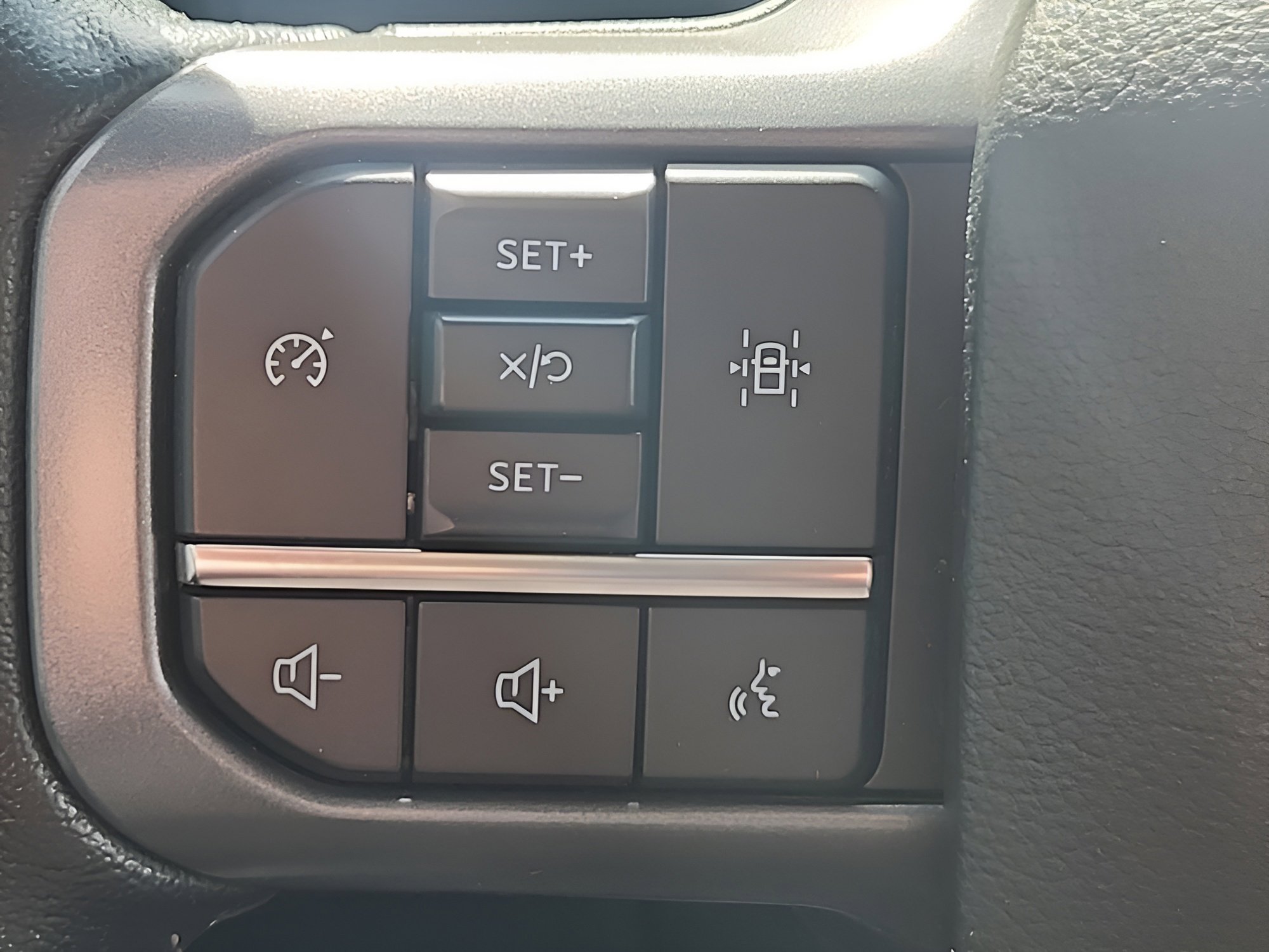 Certified 2022 Ford F150 XLT w/ Equipment Group 302A High image 17