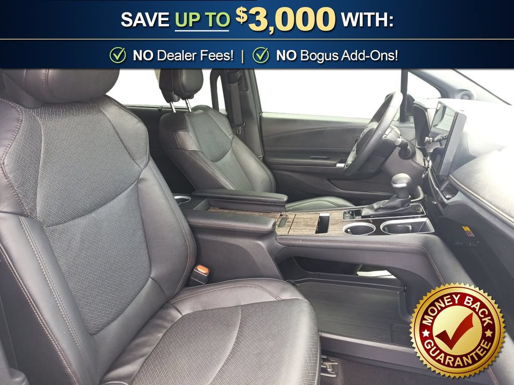 Used 2025 Toyota Sienna Platinum FWD image 22