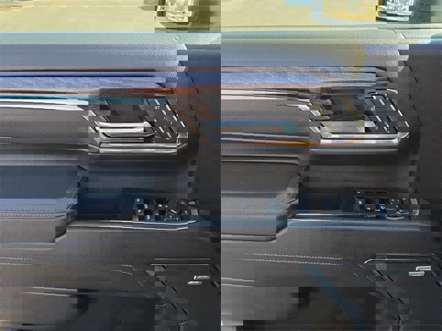 Used 2024 Chevrolet Silverado 2500 LTZ w/ LTZ Plus Package image 14