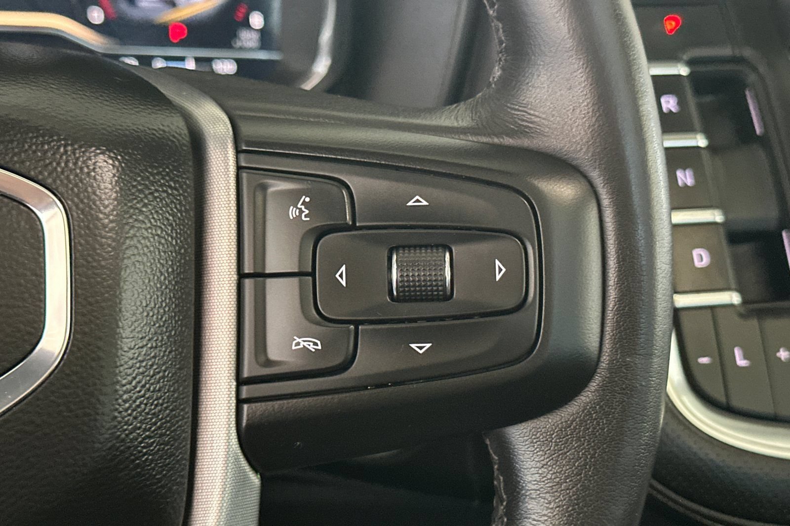 Used 2022 GMC Yukon SLT w/ SLT Premium Package AWD/4WD image 39