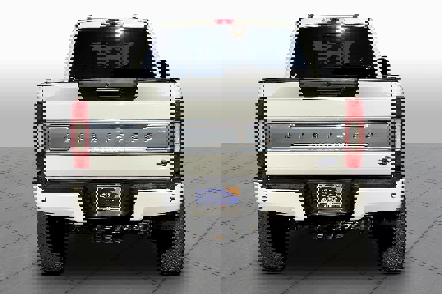 Certified 2022 Ford F250 Limited w/ FX4 Off-Road Package image 3