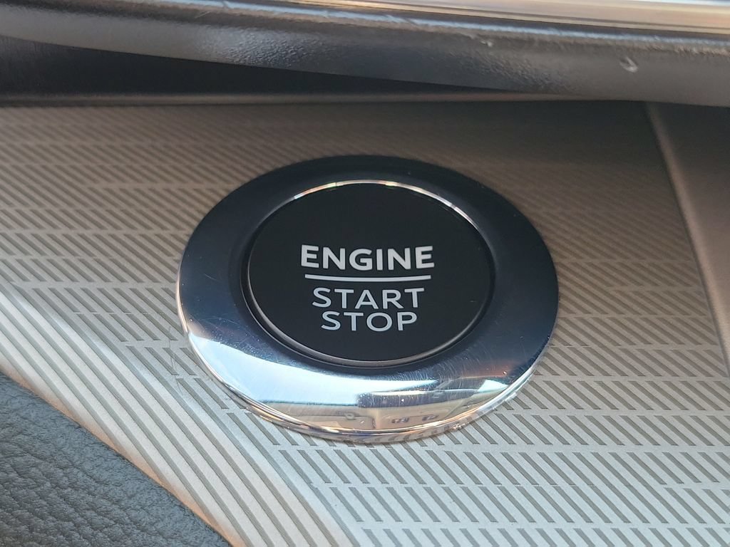 Certified 2023 Ford Explorer XLT w/ Equipment Group 202A AWD/4WD image 18
