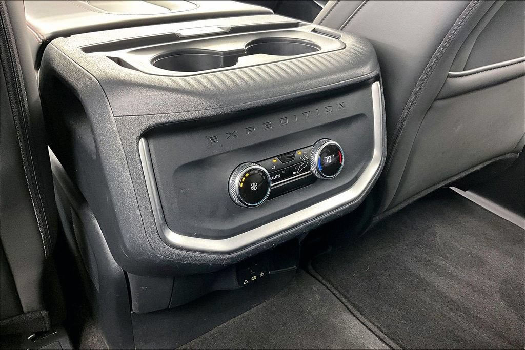Certified 2025 Ford Expedition Active AWD/4WD image 34