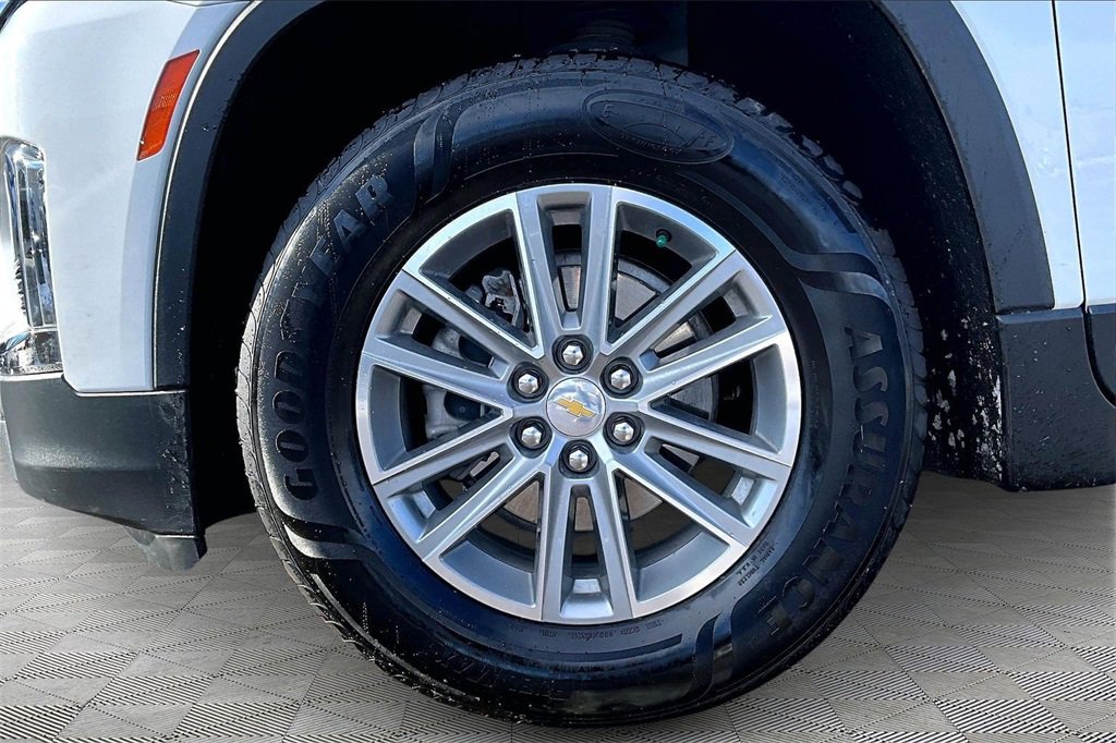 Used 2022 Chevrolet Traverse LT image 9