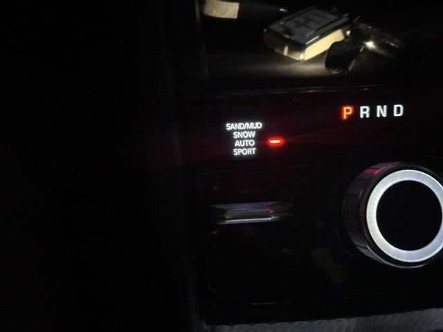 Used 2024 Jeep Grand Cherokee Limited w/ Black Appearance Package image 25