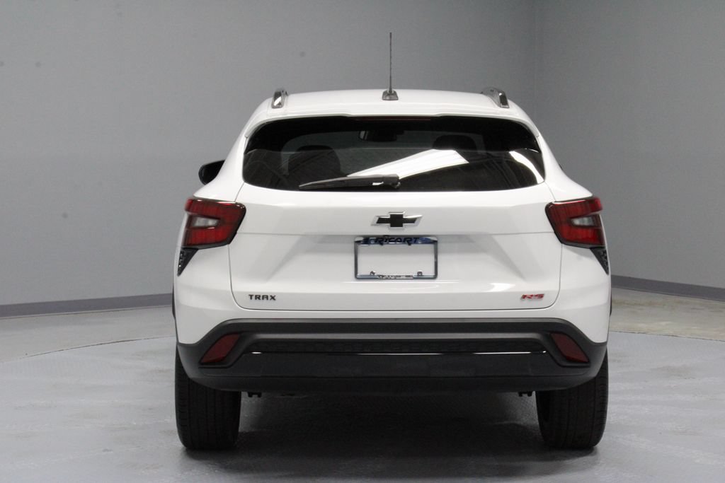 Used 2024 Chevrolet Trax RS FWD image 9