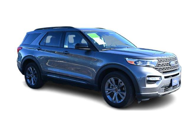 Certified 2024 Ford Explorer XLT w/ Equipment Group 202A AWD/4WD image 3