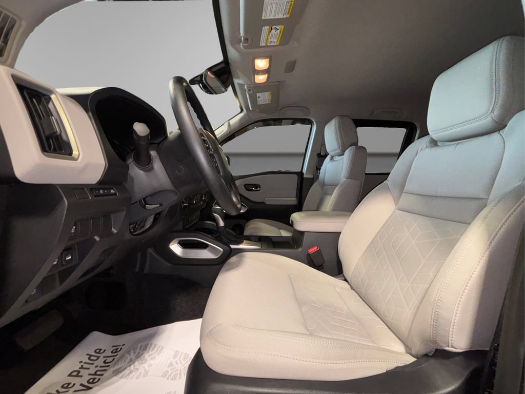 Used 2025 Nissan Frontier SV AWD/4WD image 10