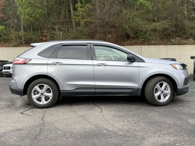 Certified 2024 Ford Edge SE image 2
