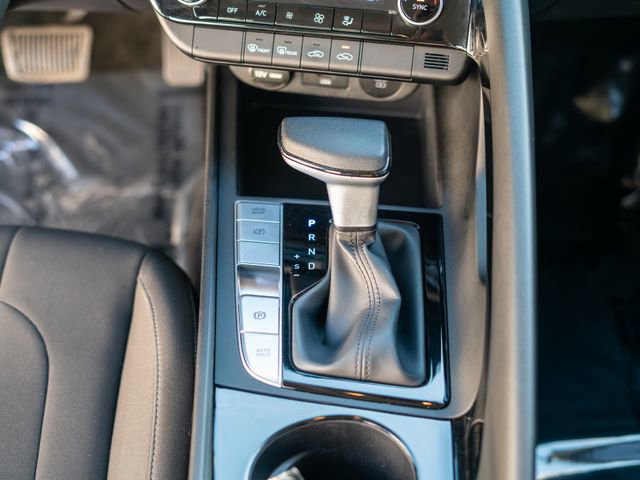 Used 2024 Hyundai Elantra Blue image 31