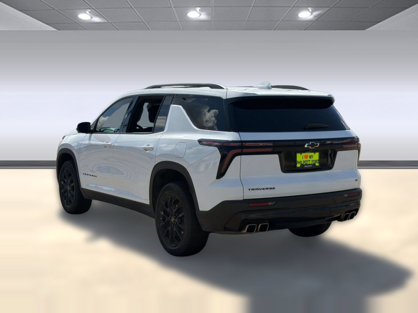 Used 2024 Chevrolet Traverse LT w/ Midnight/Sport Edition FWD image 3