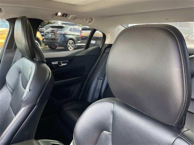 Used 2020 Volvo S60 T5 Momentum w/ Premium Package image 22