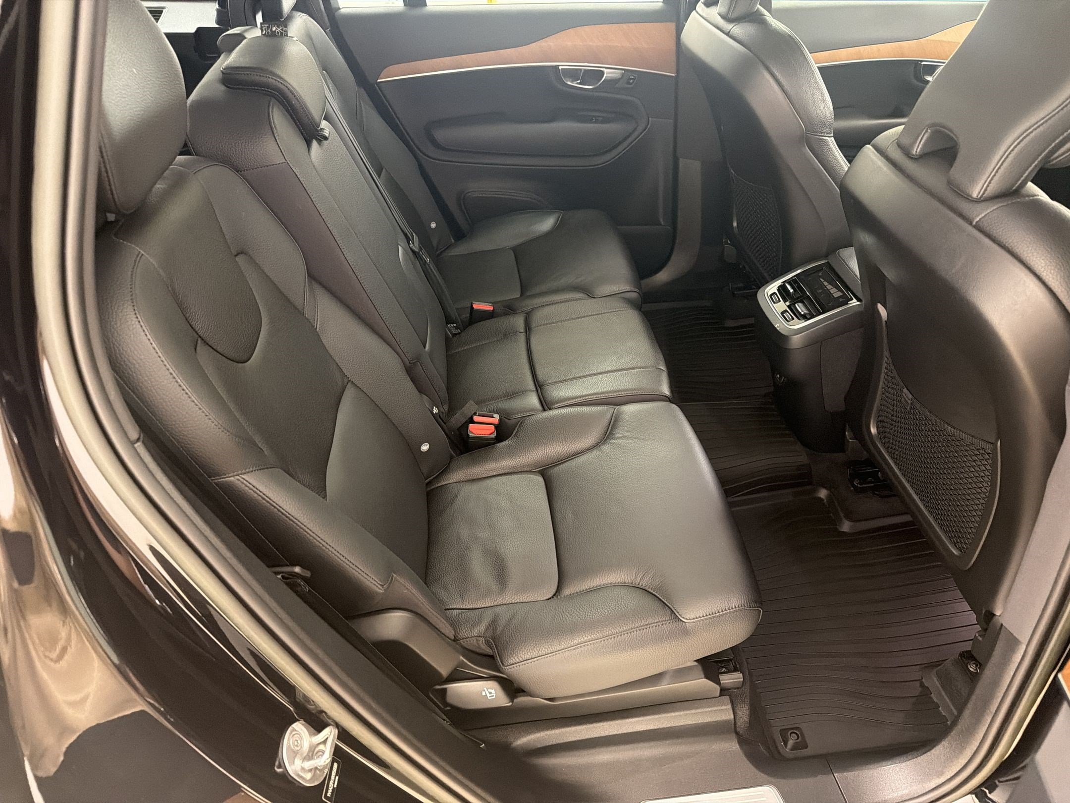 Used 2022 Volvo XC90 T6 Momentum w/ Advanced Package AWD/4WD image 30
