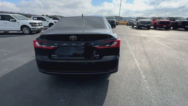 Used 2025 Toyota Camry LE image 5