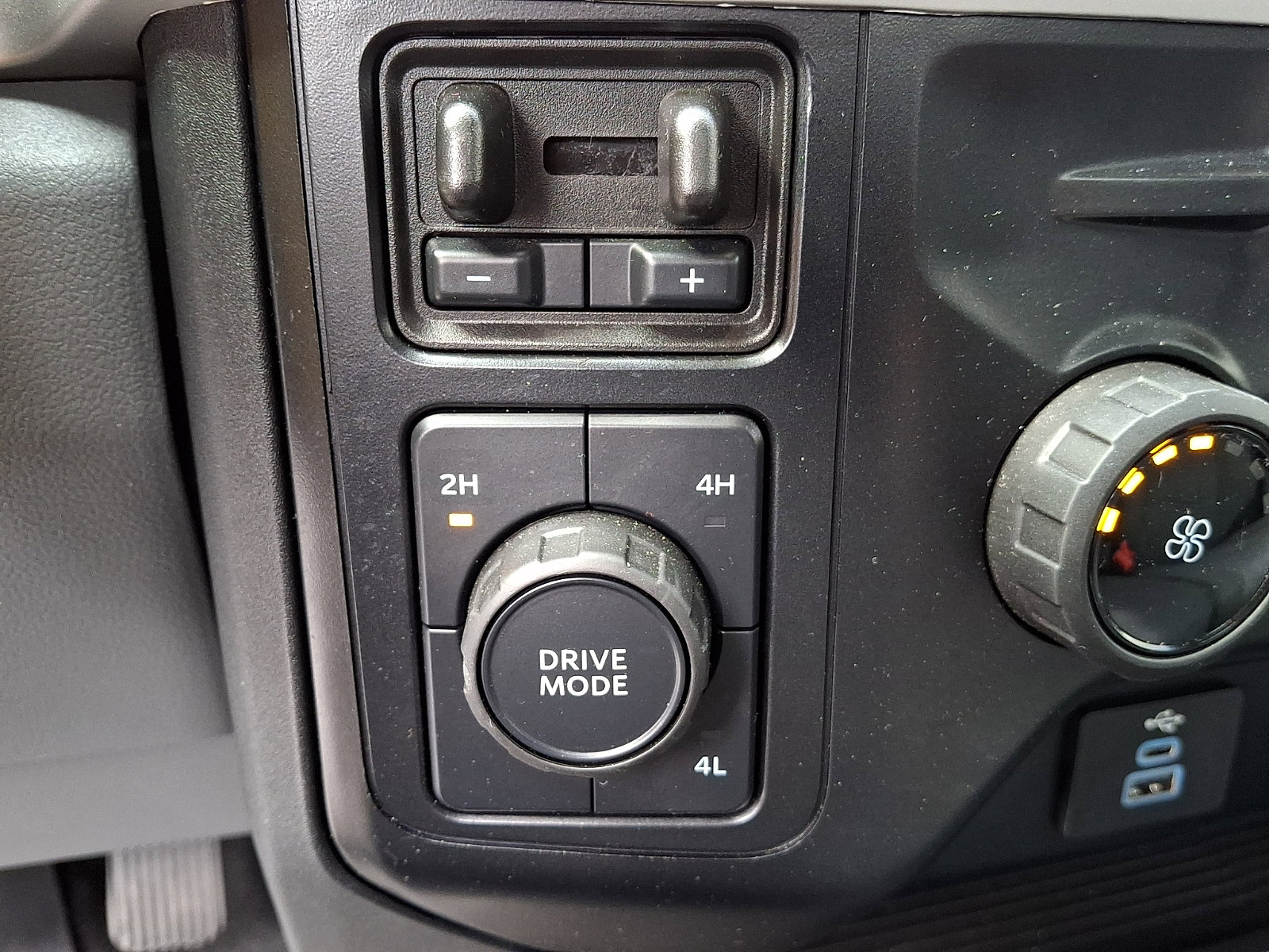 Certified 2024 Ford F450 XLT w/ FX4 Off-Road Package AWD/4WD image 23