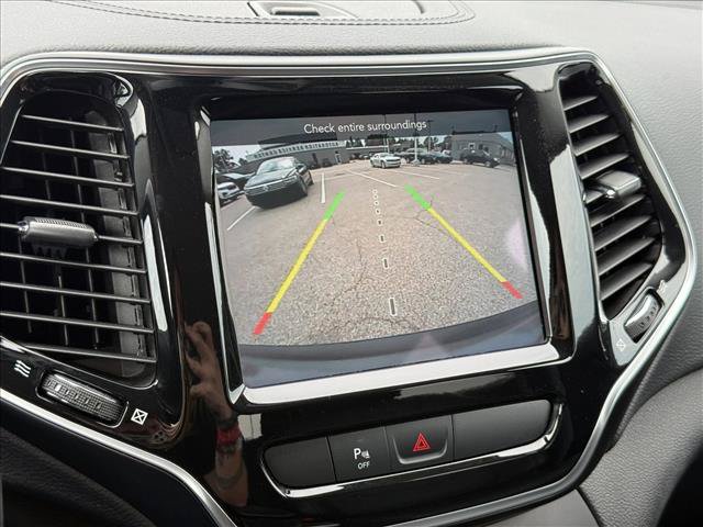 Used 2020 Jeep Cherokee Limited AWD/4WD image 13