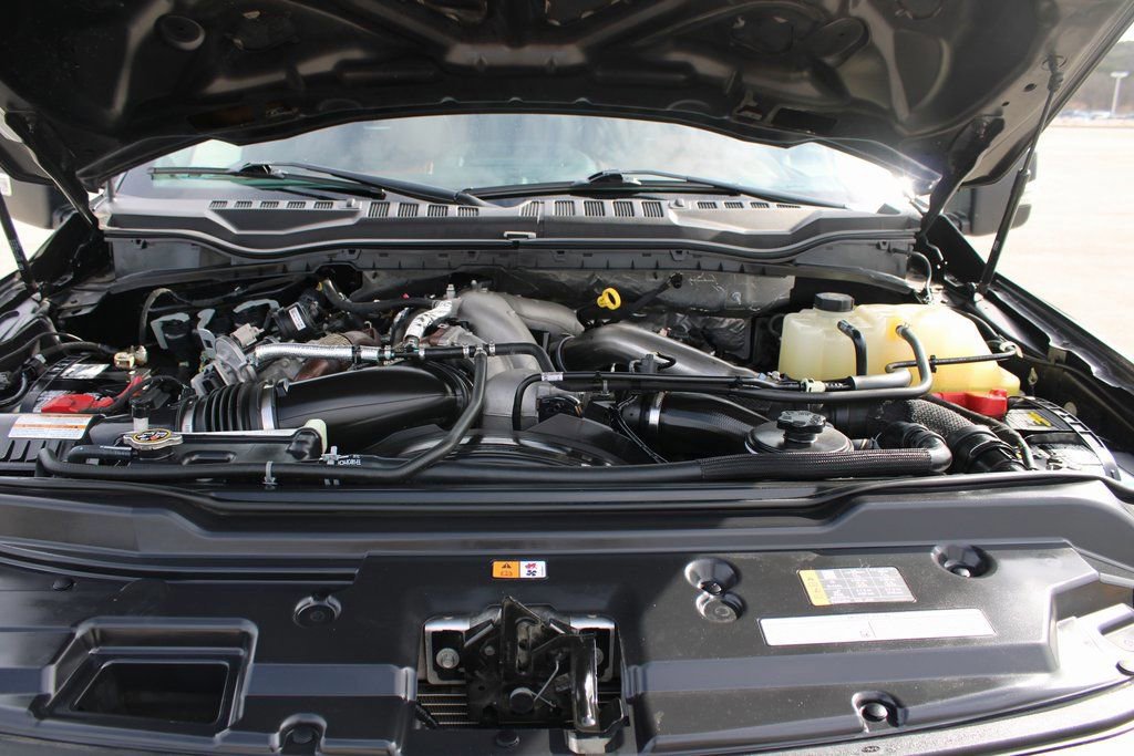 Certified 2022 Ford F450 Platinum w/ FX4 Off-Road Package image 7