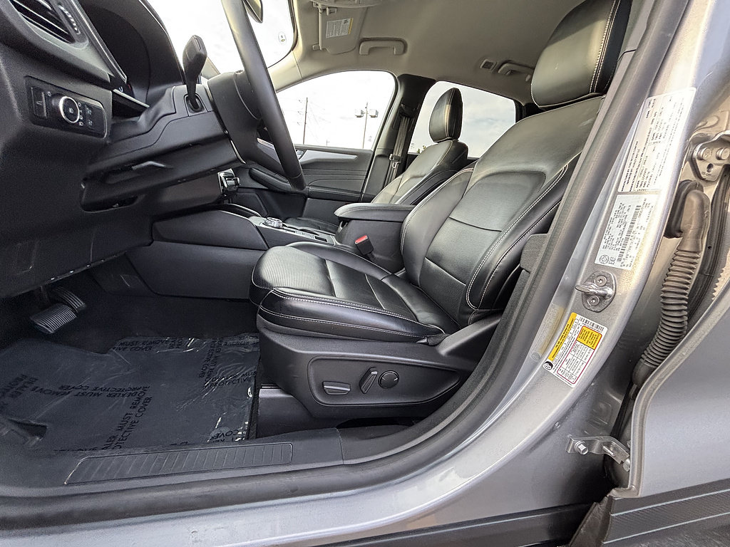Certified 2024 Ford Escape Platinum AWD/4WD image 16