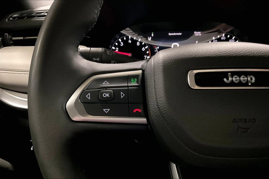 Used 2025 Jeep Compass Limited AWD/4WD image 17