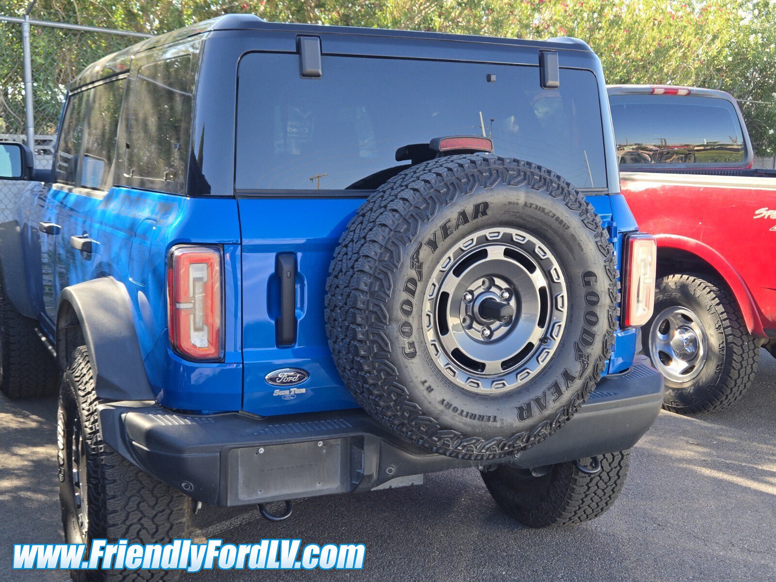 Certified 2025 Ford Bronco Badlands AWD/4WD image 3