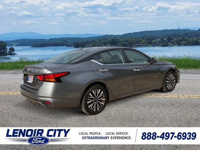 Used 2024 Nissan Altima 2.5 SV FWD image 3