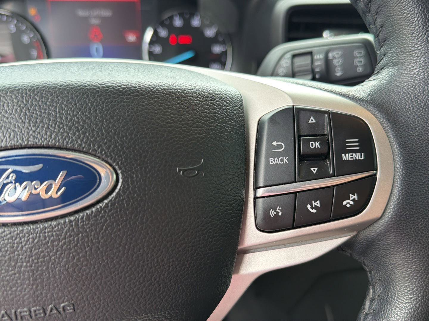 Certified 2023 Ford Explorer XLT RWD image 23