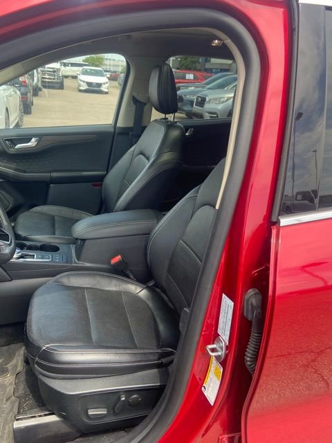 Certified 2020 Ford Escape Titanium FWD image 5