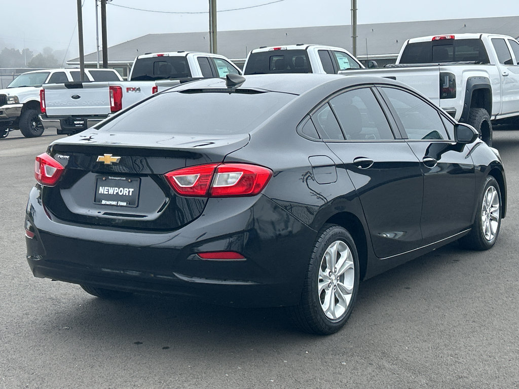 Used 2019 Chevrolet Cruze LS w/ LS Convenience Package FWD image 9