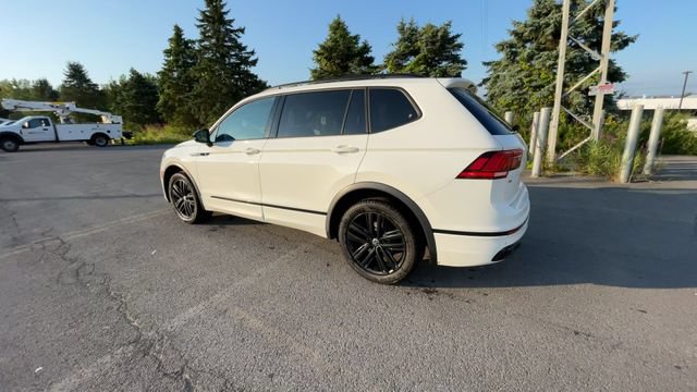 Used 2022 Volkswagen Tiguan SE R-Line AWD/4WD image 6