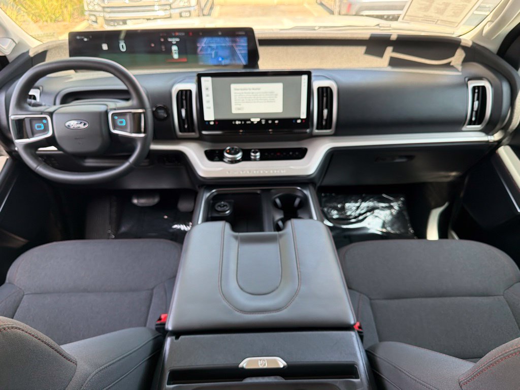 Certified 2025 Ford Expedition Active AWD/4WD image 33