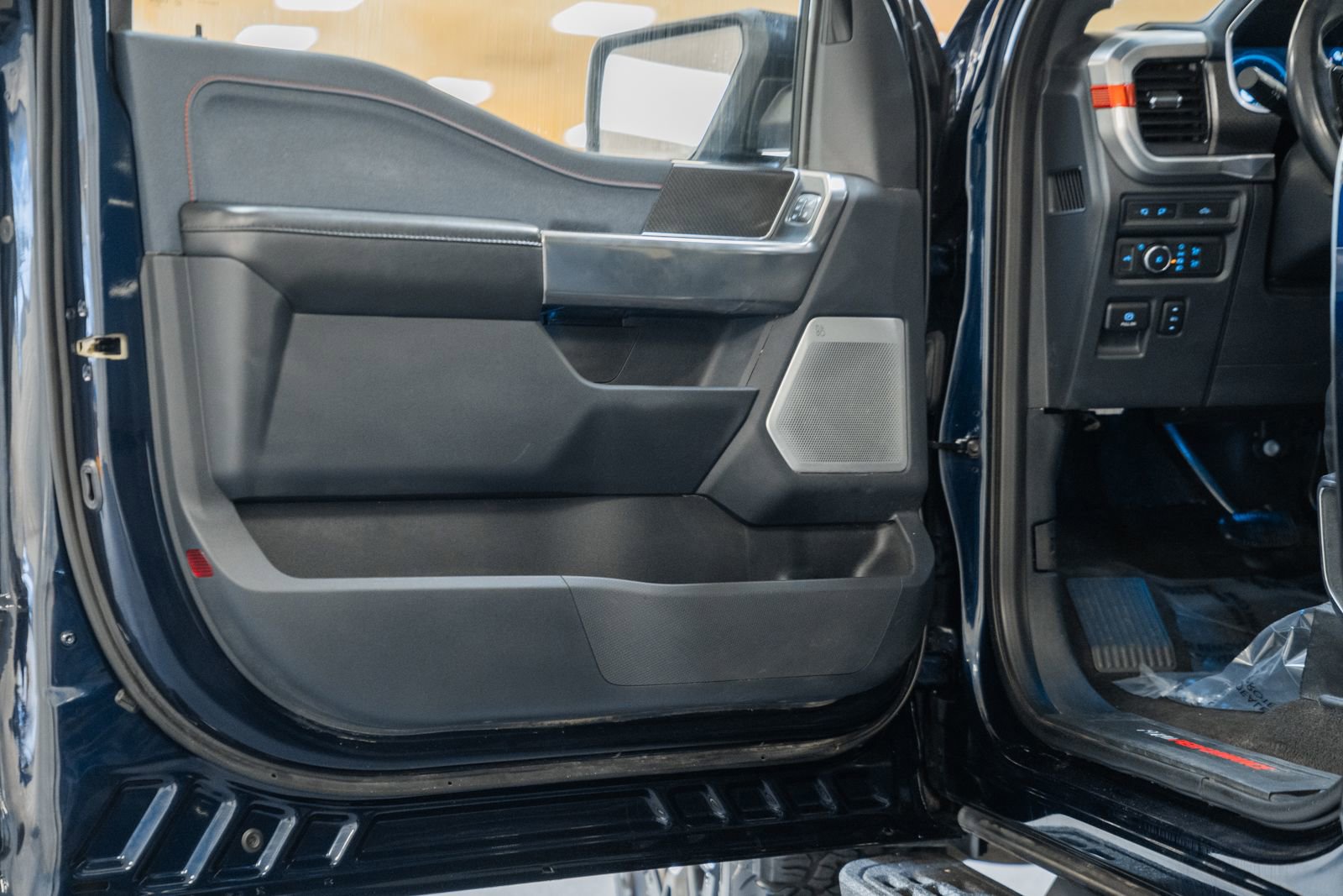 Certified 2022 Ford F150 Raptor w/ Raptor 37 Performance Package image 46