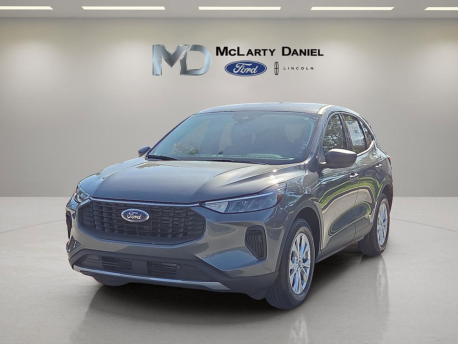 Certified 2025 Ford Escape Active FWD image 2