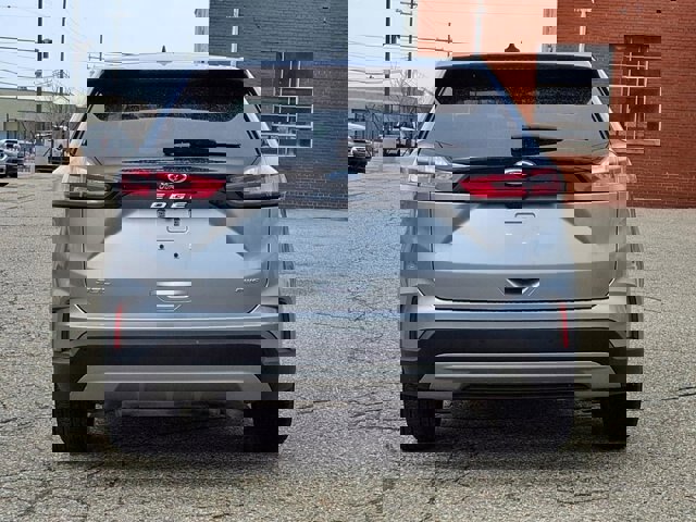 Certified 2022 Ford Edge SEL w/ Convenience Package image 2