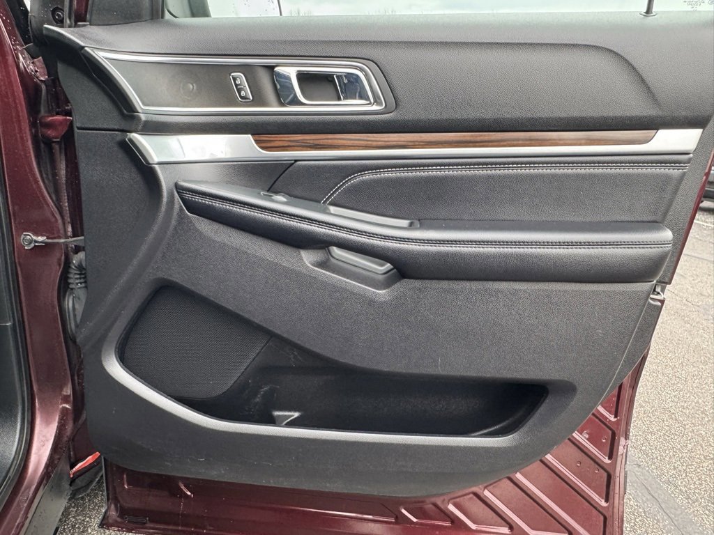 Certified 2018 Ford Explorer Limited w/ Equipment Group 301A image 27