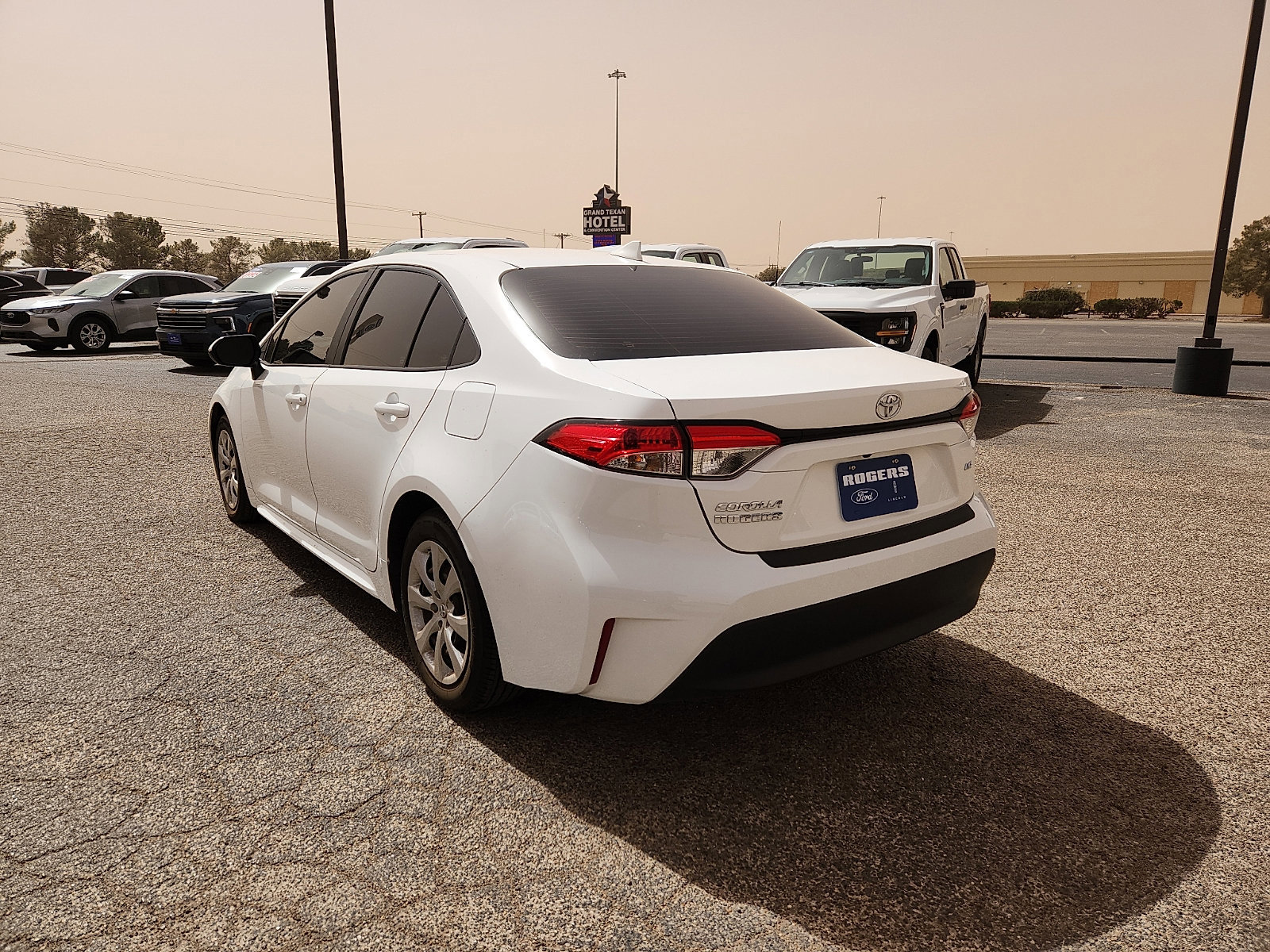 Used 2025 Toyota Corolla LE image 3