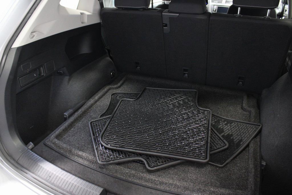 Used 2022 Volkswagen Tiguan S image 16