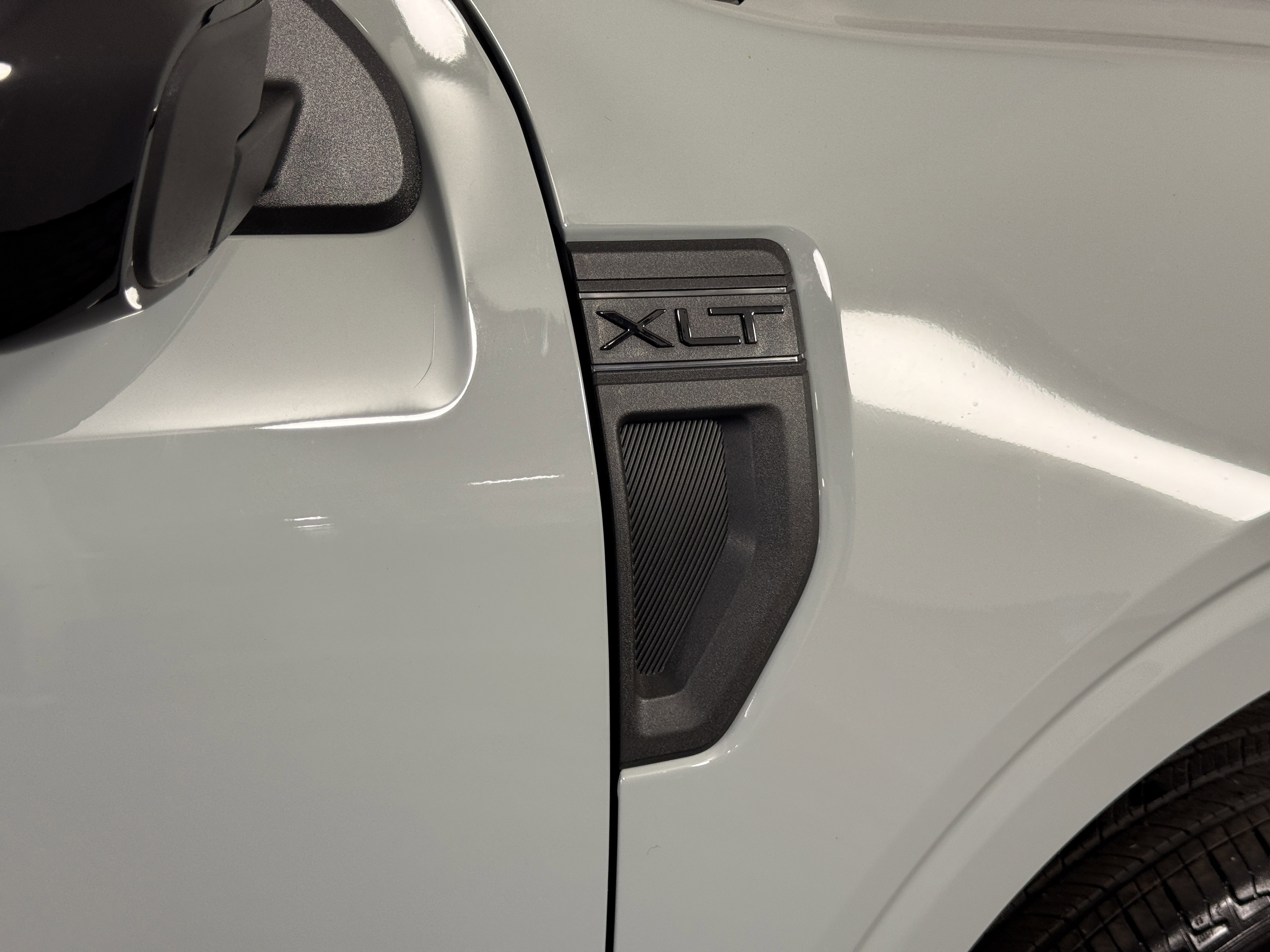 Certified 2024 Ford Maverick XLT w/ XLT Luxury Package image 9