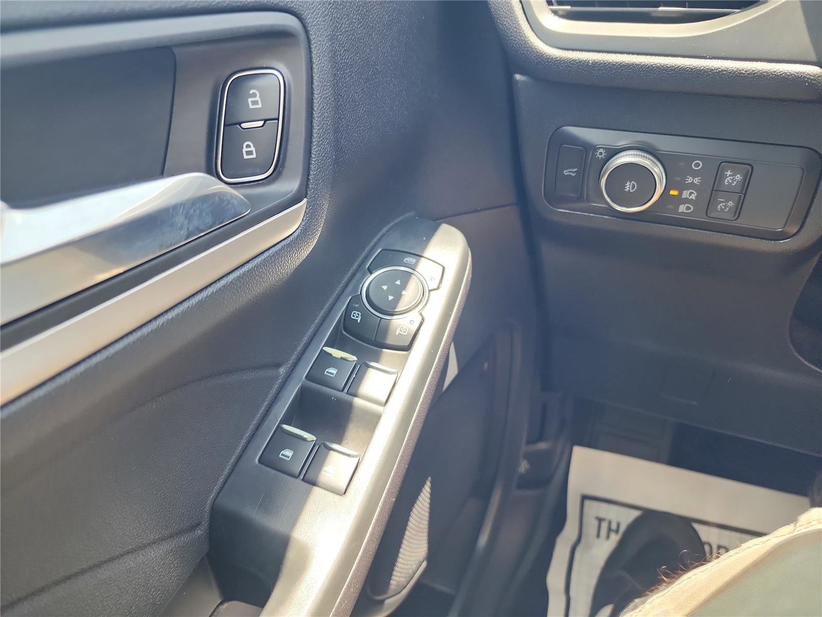 Certified 2022 Ford Escape SEL FWD image 32