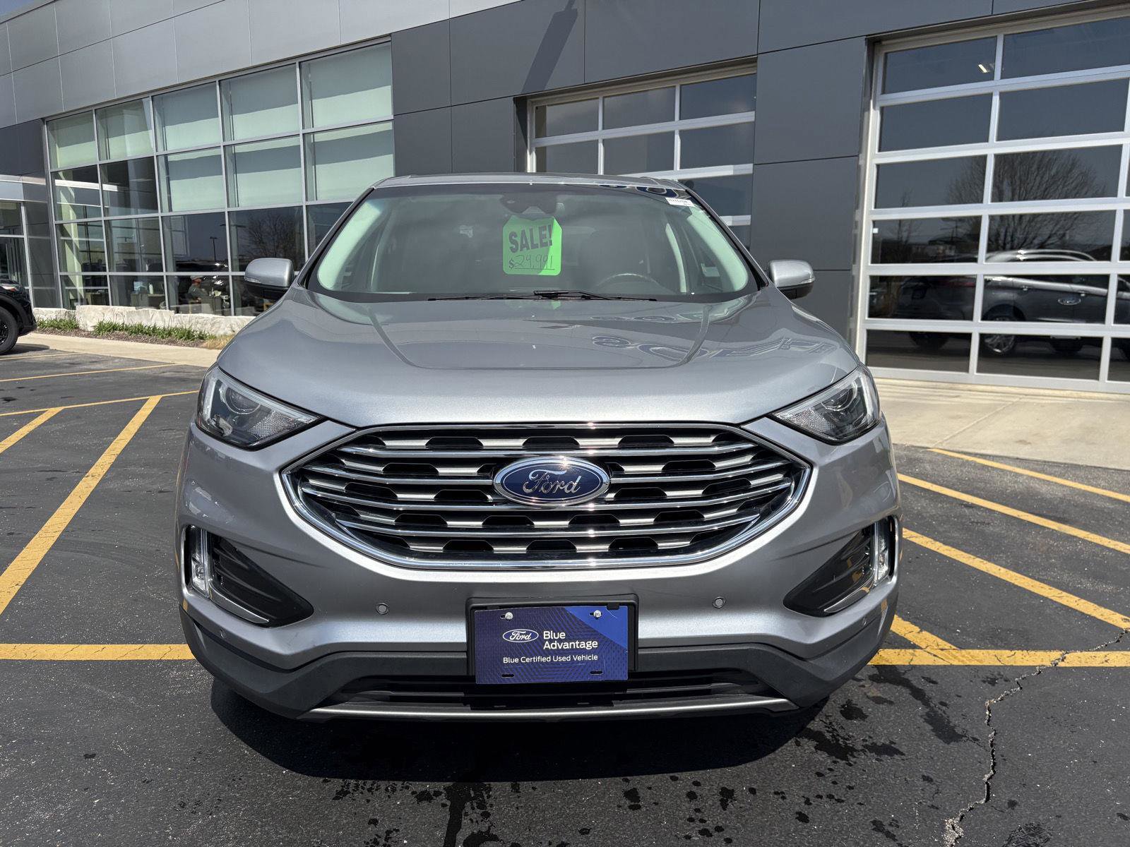 Certified 2022 Ford Edge Titanium AWD/4WD image 2