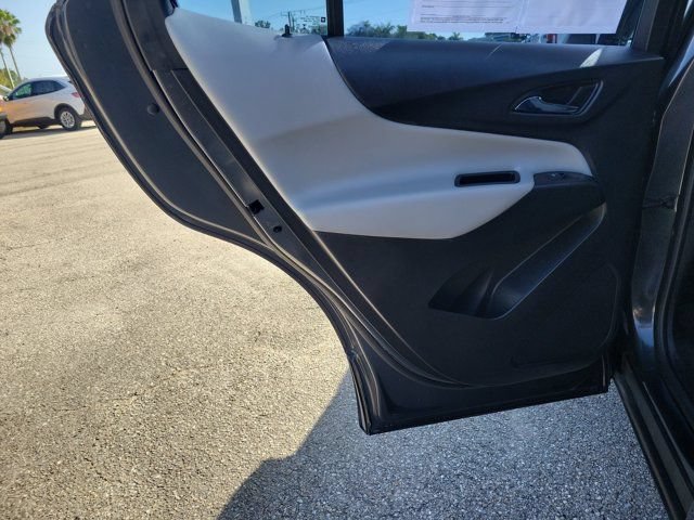 Used 2021 Chevrolet Equinox LS FWD image 14