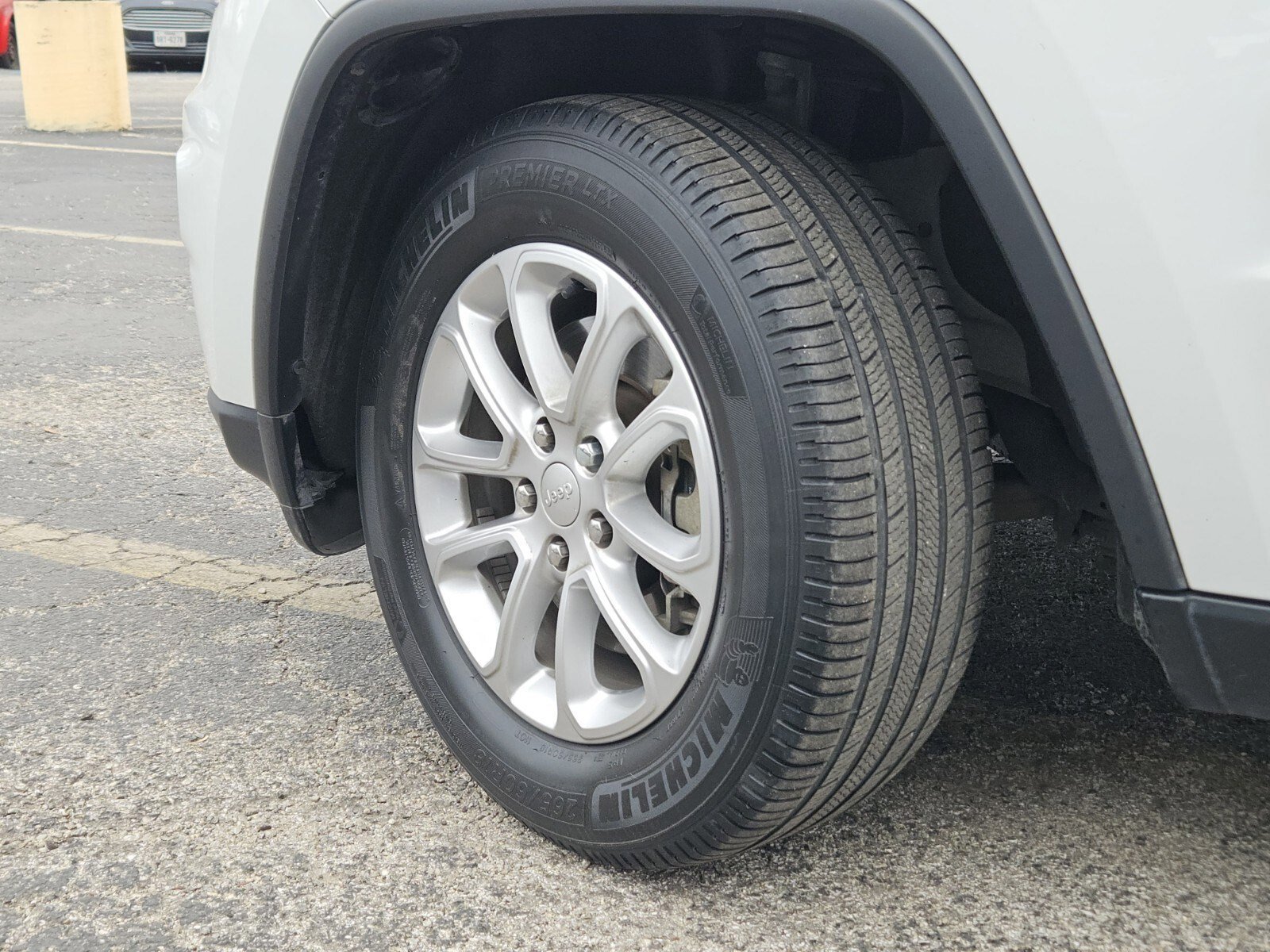 Used 2022 Jeep Grand Cherokee Laredo E image 32