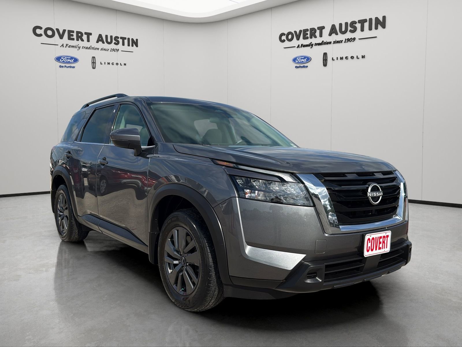 Used 2024 Nissan Pathfinder SV FWD image 7