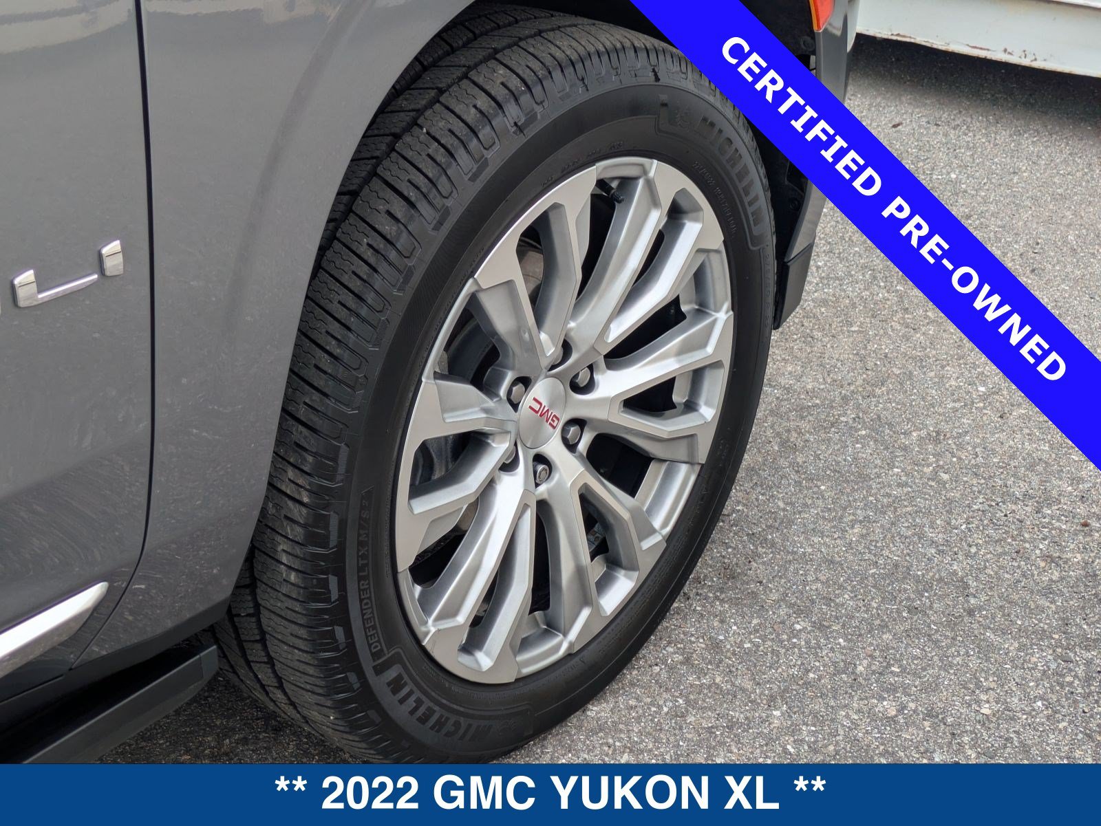 Used 2022 GMC Yukon XL Denali AWD/4WD image 12