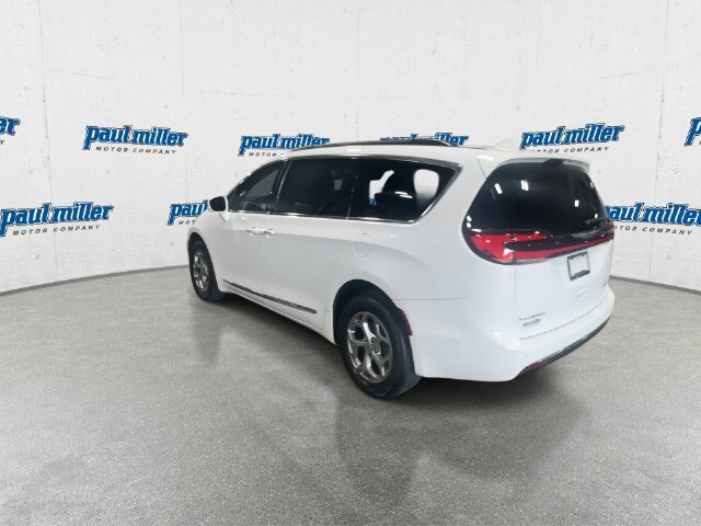 Used 2022 Chrysler Pacifica Limited AWD/4WD image 8