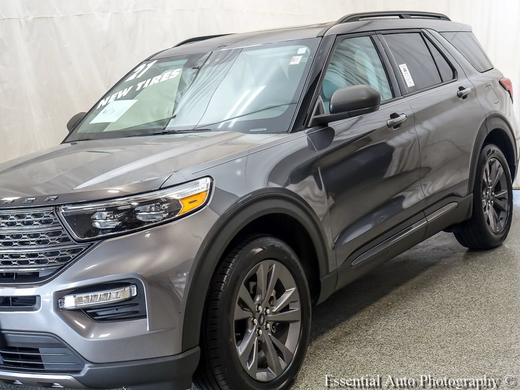 Certified 2021 Ford Explorer XLT w/ Equipment Group 202A AWD/4WD image 4