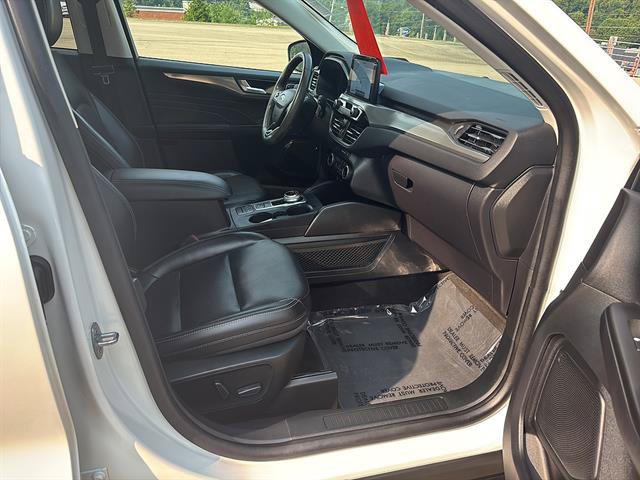 Certified 2022 Ford Escape Titanium AWD/4WD image 20