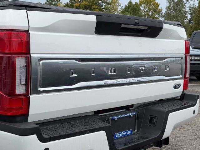 Certified 2022 Ford F450 Limited w/ FX4 Off-Road Package AWD/4WD image 31