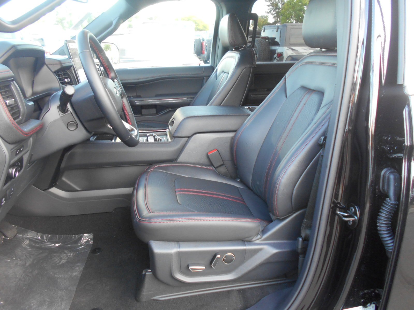 Certified 2024 Ford Expedition Limited RWD image 27