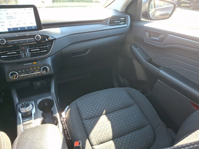Certified 2025 Ford Escape Active w/ Cold Weather Package FWD image 19