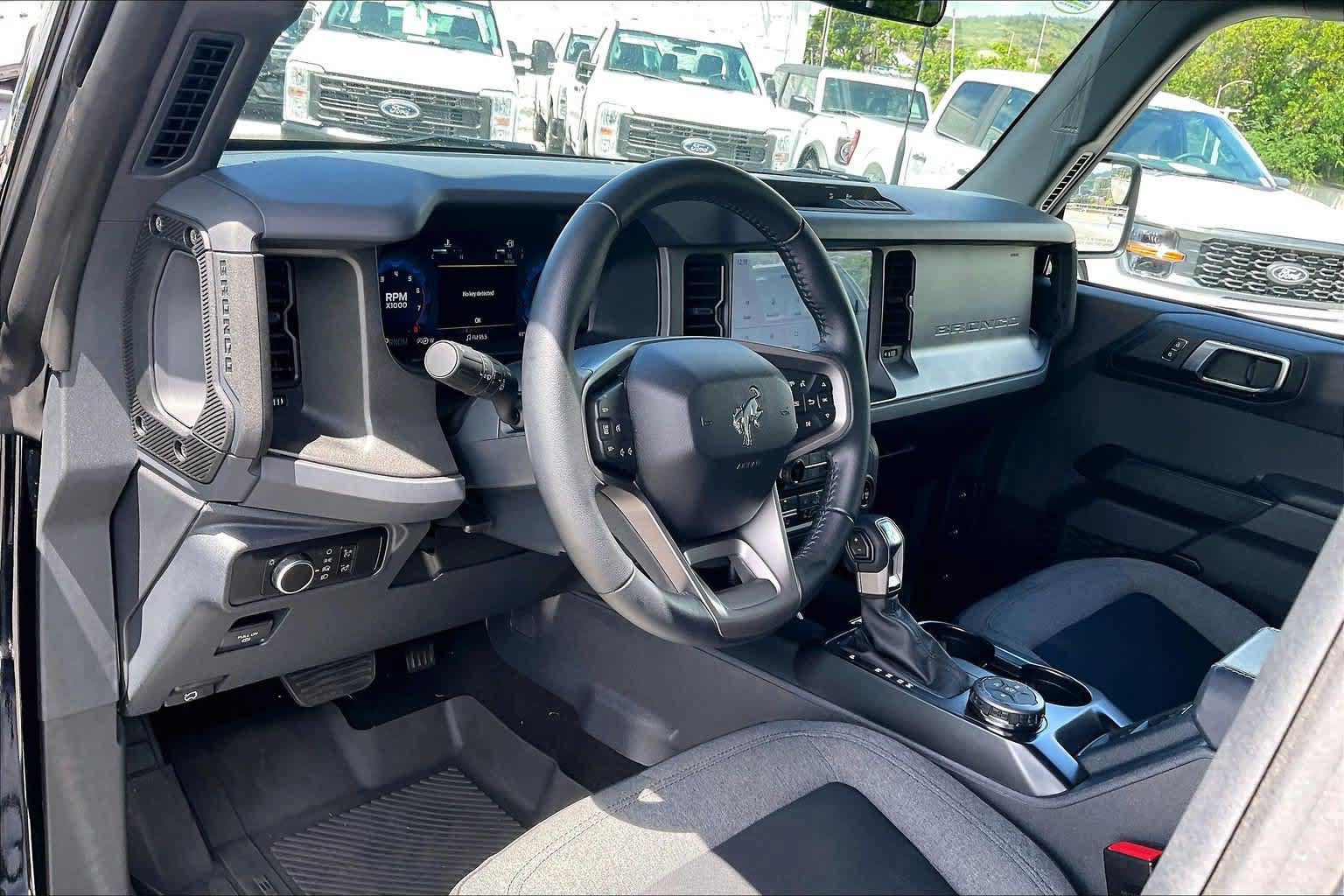 Certified 2025 Ford Bronco Big Bend AWD/4WD image 2